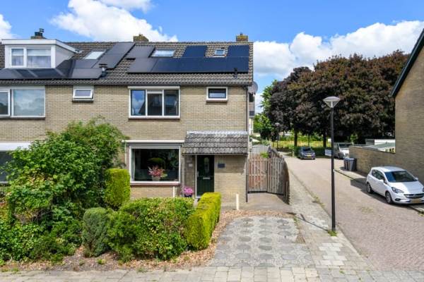 Woning Burgemeester van Trichtlaan 120 Wilnis