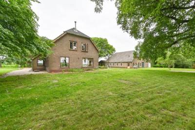 Woning Dorpsstraat 1 Bronnegerveen