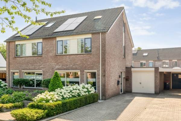 Woning Van der Duyn van Maasdamstraat 56 Bergentheim