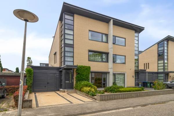 Woning Mangoberg 1 Roosendaal
