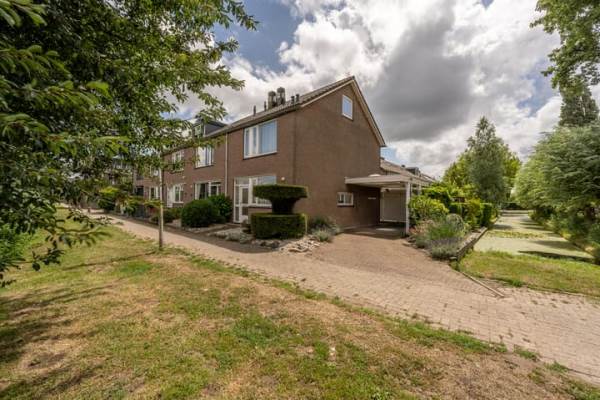 Woning Wiardi Beckmanhof 8 Heinenoord