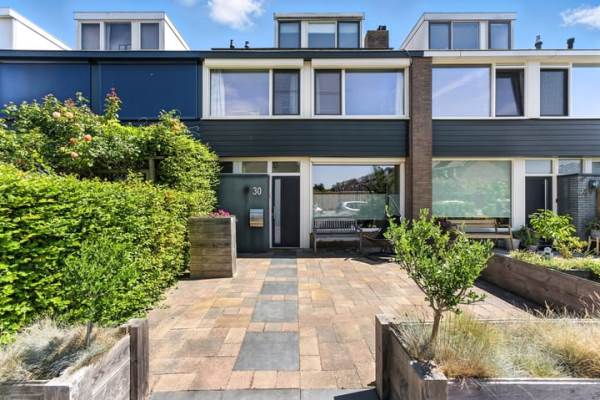 Woning Admiraal de Ruyterlaan 30 Hendrik-Ido-Ambacht