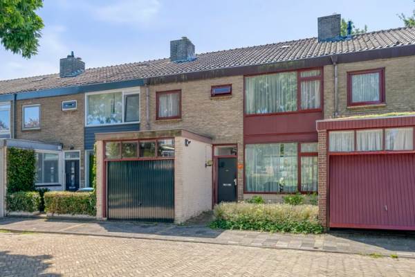 Woning Eemsteyn 9 Hendrik-Ido-Ambacht