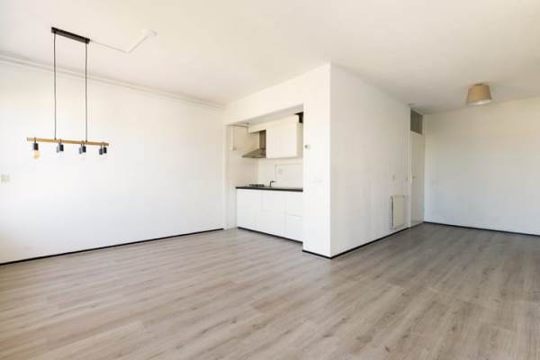 Woning Daniël Defoelaan 131 Amsterdam