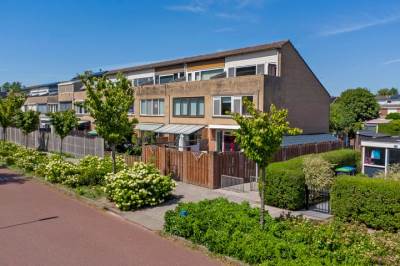 Woning Hugo van Voorneweg 66 Heenvliet