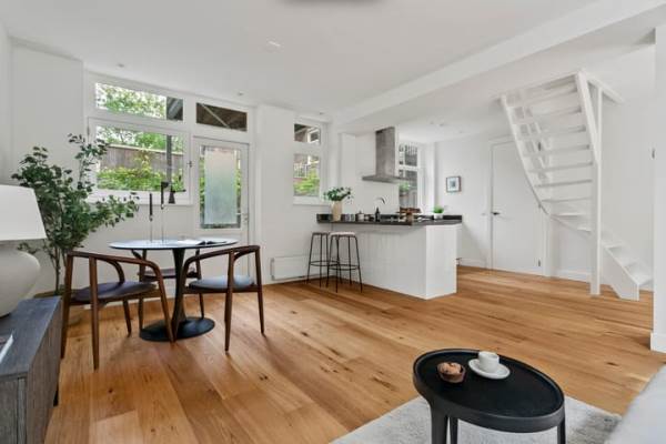 Woning Tweede Leeghwaterstraat 1 Amsterdam