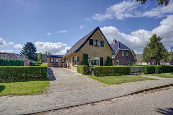 Woning Kanaal B ZZ 78 Emmer-Compascuum