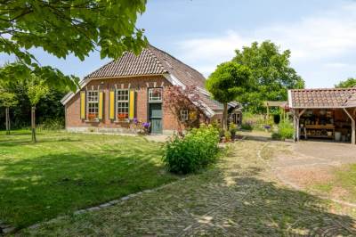 Woning Emausweg 1 Rekken