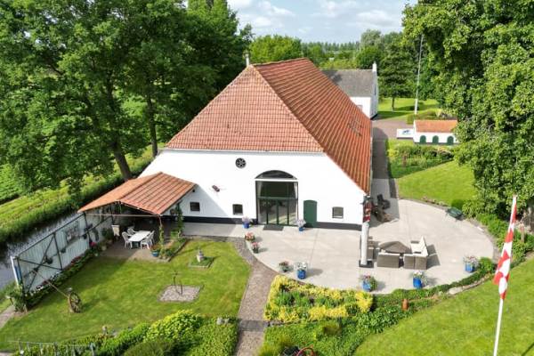 Woning Bredaschedijk 2 Zevenbergschen Hoek (Gem. Moerdijk)