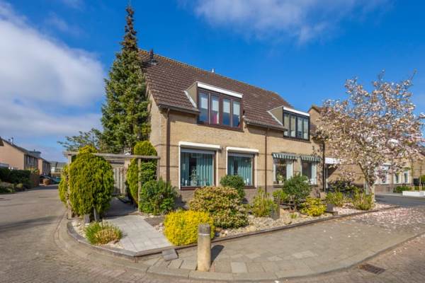 Woning Van Asperenstraat 9 Hardinxveld-Giessendam