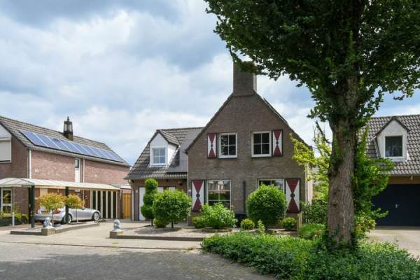 Woning Prof. van Oijenstraat 15 Helden