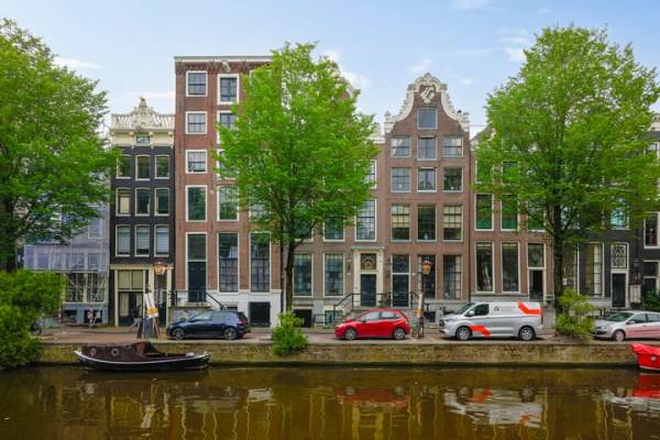 Woning Oudezijds Voorburgwal 101C Amsterdam