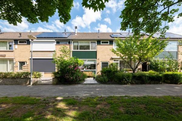 Woning Dibbetzplantsoen 6 Hellevoetsluis