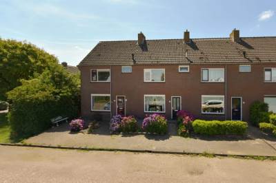 Woning Wethouder van Damlaan 63 Wilnis