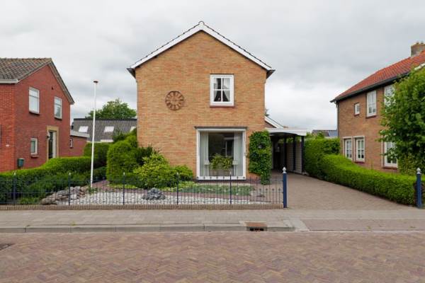 Woning Taeke Schuilengalaan 15 Surhuisterveen