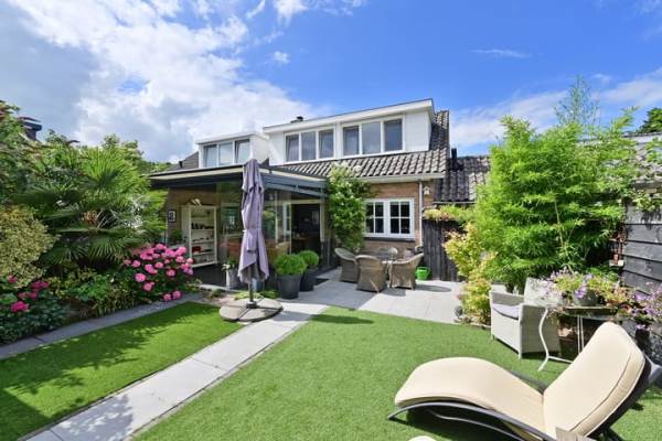 Woning van Ostadelaan 25 Muiderberg