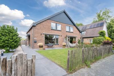 Woning Voorburggracht 235 Zuid-Scharwoude