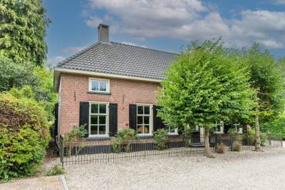 Woning Dorpsplein 4 Kesteren