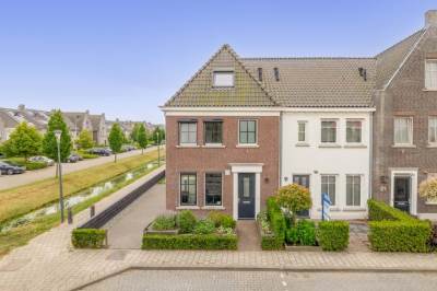 Woning Bloemenweg 19 Dirksland