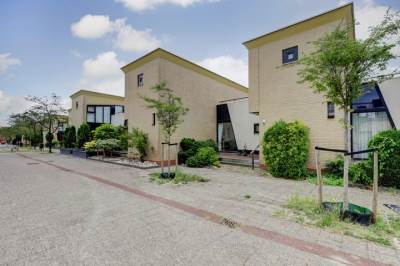 Woning Adriaan Pieterslaan 25 Hendrik-Ido-Ambacht