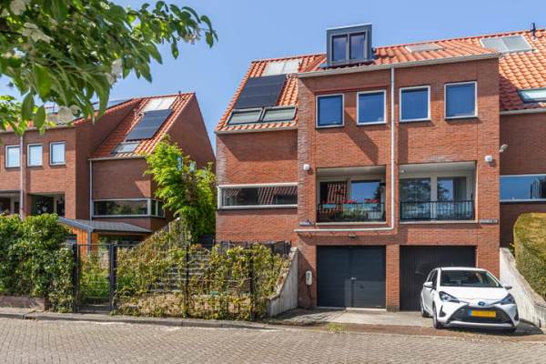 Woning Bovendijk 141 Wateringen