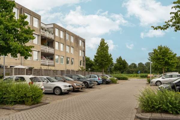 Woning J.T.P. Bijhouwerhof 61 Almere