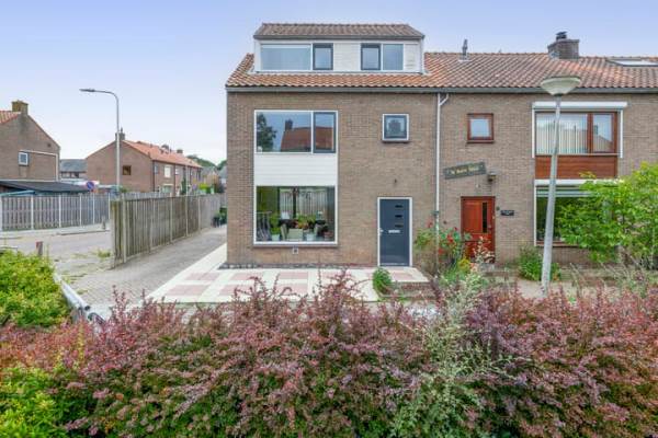 Woning Beatrixplein 1 Zwartewaal