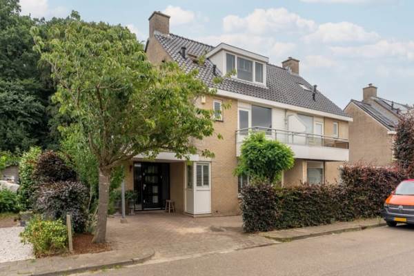 Woning Laan van Eikenrode 25 Loosdrecht