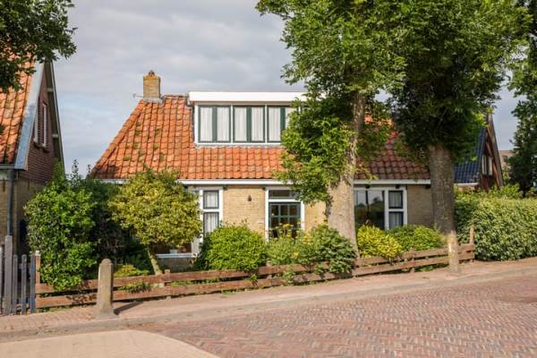 Woning Dorpsweg 27 Idsegahuizum