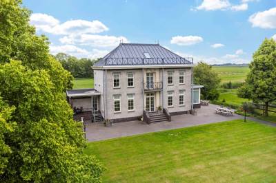 Woning Stationsweg 10B Visvliet