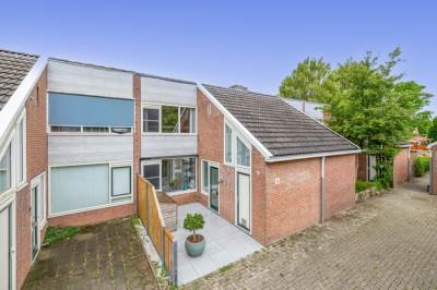 Woning Esdoornhof 11 Dirksland