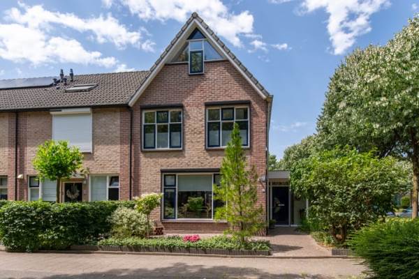 Woning Van Veldekelaan 2 Veenendaal
