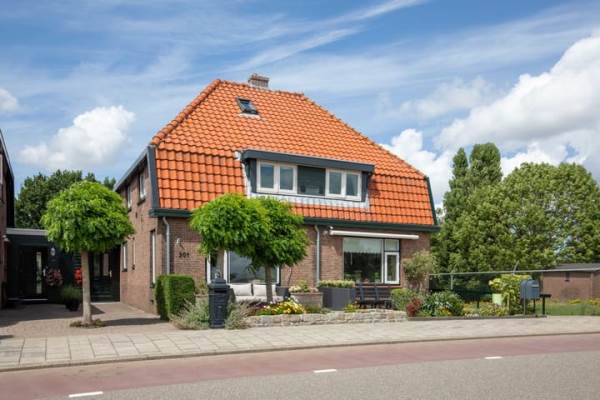 Woning Aalsmeerderdijk 201 Aalsmeerderbrug