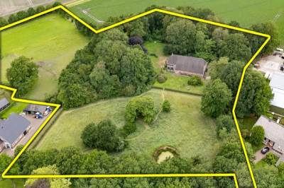 Woning Dorpsstraat 13 Bronneger