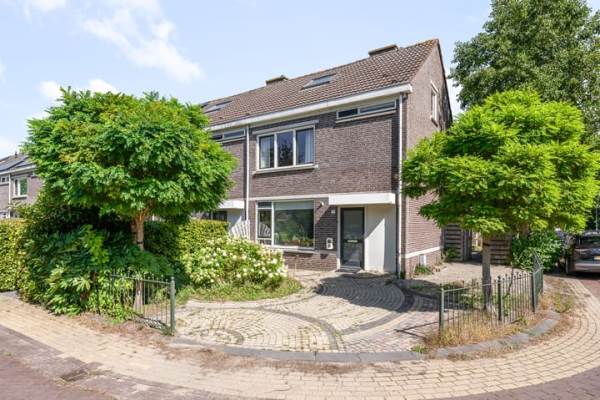 Woning Prof ten Doesschatestraat 71 Heemskerk