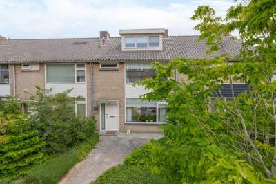 Woning Willem-Alexanderplantsoen 2 Moerkapelle