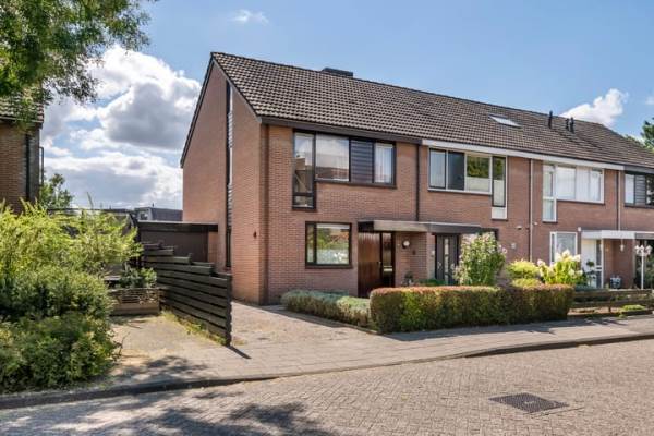 Woning het Achterveld 253 Tiel
