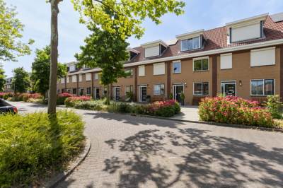 Woning Agnes Bartoutslaan 74 Hendrik-Ido-Ambacht