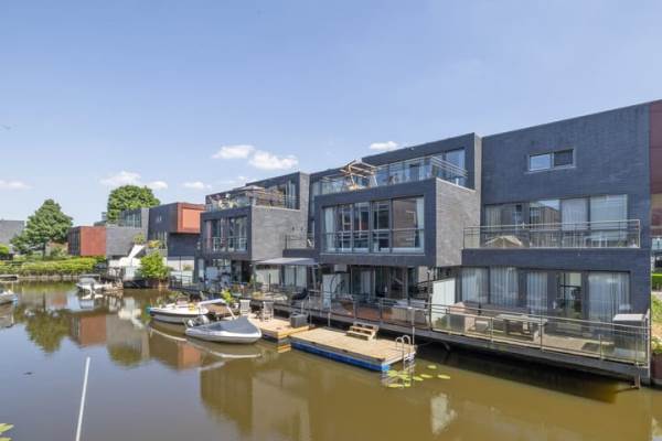 Woning St. Eustatiuspier 12 Almere