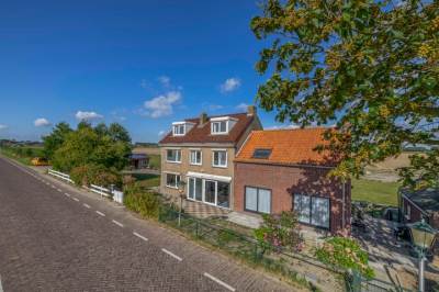 Woning Bloemendaalse Zeedijk 43 Zevenbergschen Hoek (Gem. Moerdijk)