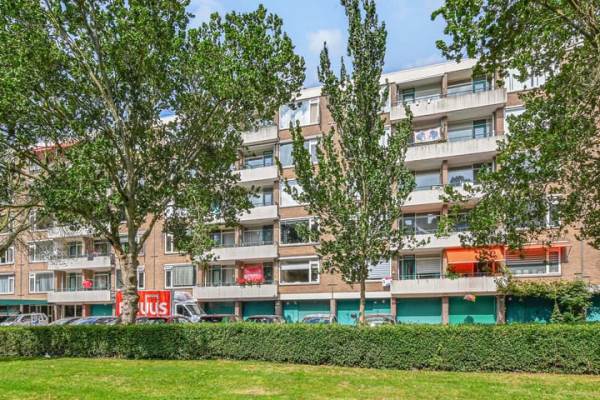 Woning Burgemeester Caan van Necklaan 500 Leidschendam