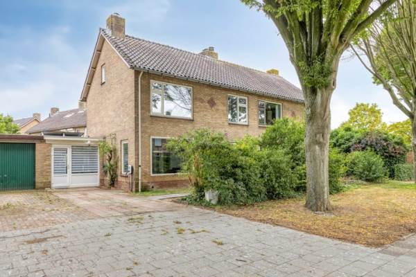 Woning Burgemeester Van Altenastraat 6 Tiel