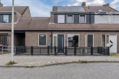 Woning van Leeuwenhoekstraat 28 Hoogeveen