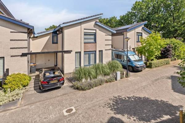 Woning Van de Grootevheenerf 4 Hoogland