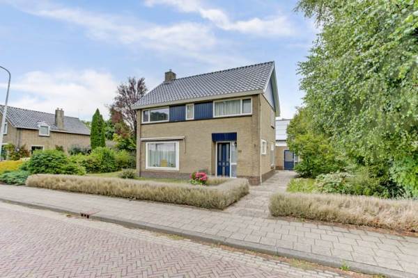 Woning Van der Brugghenstrjitte 32 Nij Beets