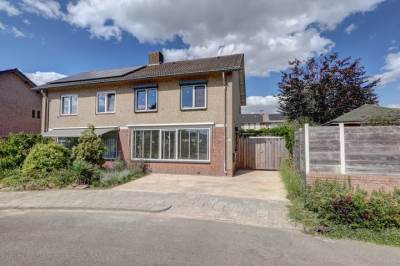 Woning Jacob Ruysdaelstraat 11 Bergen (LI)