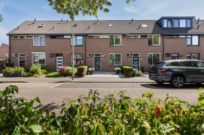 Woning Paardebloemstraat 25 Klaaswaal