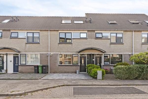Woning Albert John Luthulistraat 23 Purmerend
