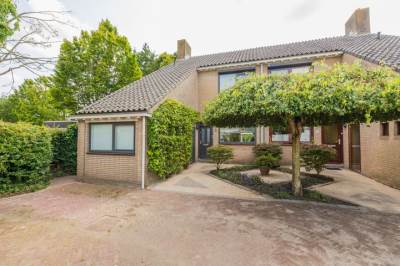 Woning Piustuin 22 Lisse