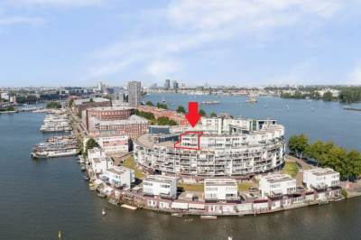 Woning Venetiëhof 145 Amsterdam